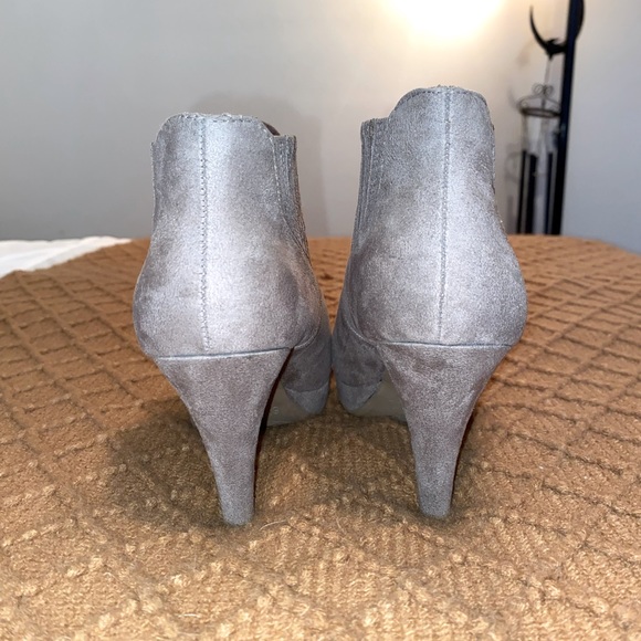 NWT Women’s Velvety Mauve High Heels Size 6 1/2 - Picture 2 of 8